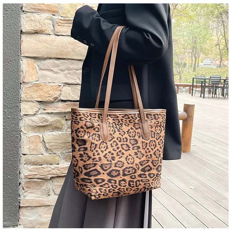 Leopard Print Large Capacity Women's Tote Bag 2024 — feature 25