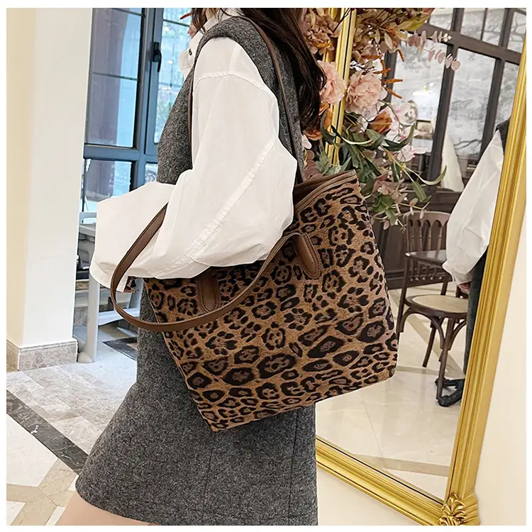 Leopard Print Large Capacity Women's Tote Bag 2024 — feature 31