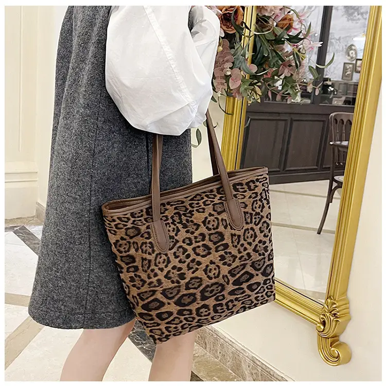 Leopard Print Large Capacity Women's Tote Bag 2024 — feature 33