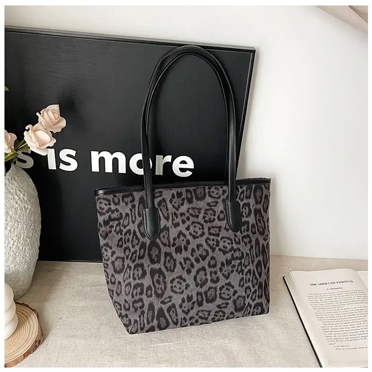 Leopard Print Large Capacity Women's Tote Bag 2024 — feature 35