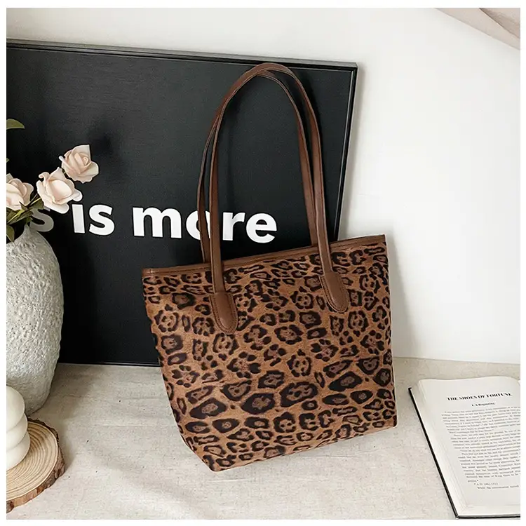 Leopard Print Large Capacity Women's Tote Bag 2024 — feature 38