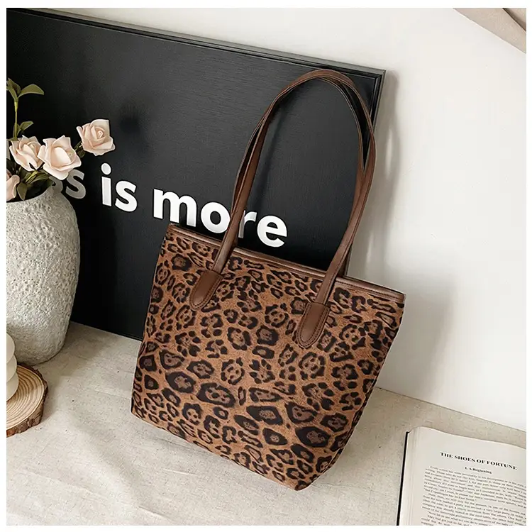 Leopard Print Large Capacity Women's Tote Bag 2024 — feature 39