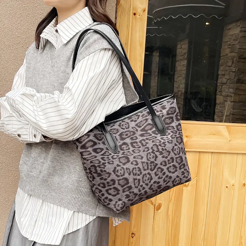 Leopard Print Large Capacity Women's Tote Bag 2024