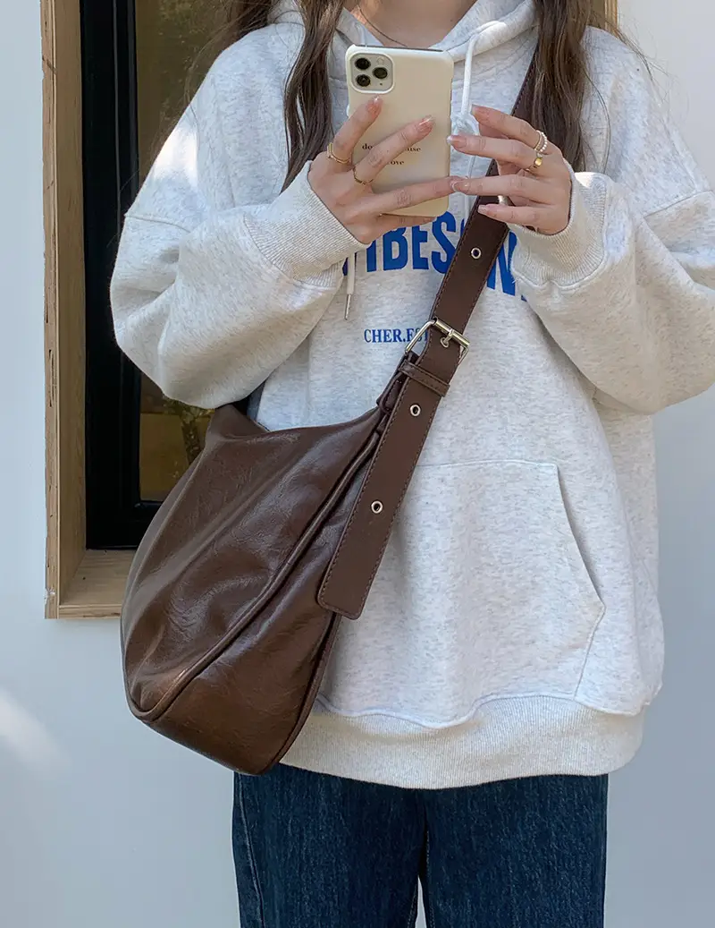 Retro Brown Leather Shoulder Bag for Women 2026 — feature 8