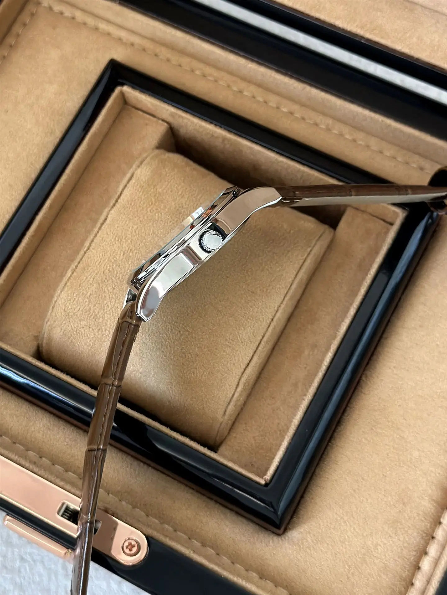 Pablo Raez Brown Men's Watch with Rose Gold Strap — feature 12