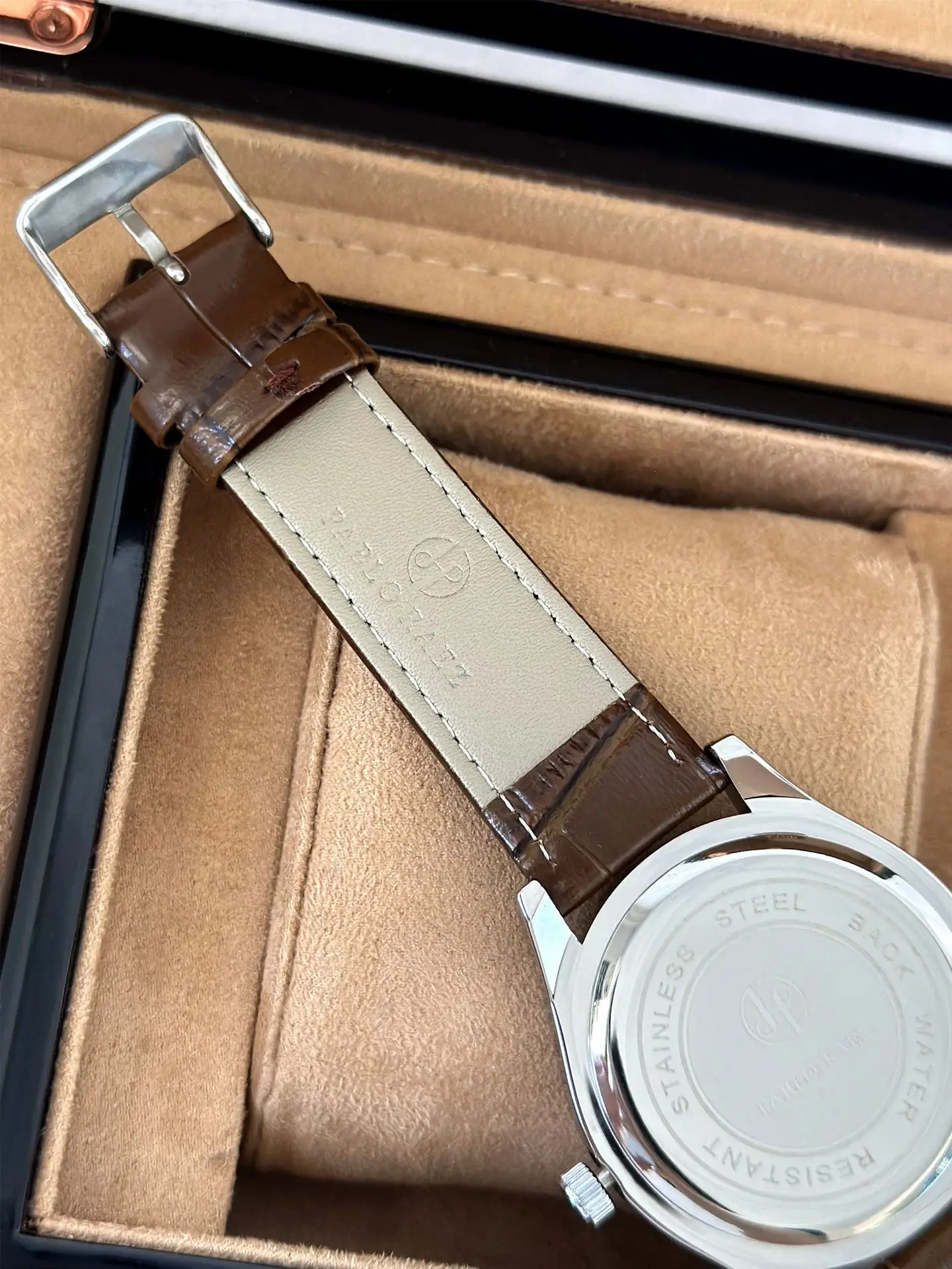 Pablo Raez Brown Men's Watch with Rose Gold Strap — feature 13