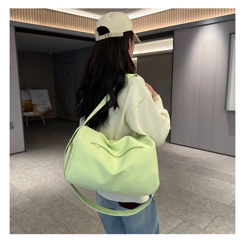 Lightweight Travel Bag New Large Capacity Portable Single Shoulder Storage Bag Printed Logo Sports Fitness Bag — feature 32
