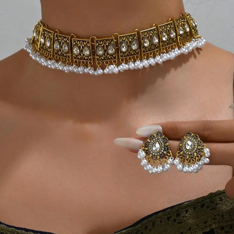 Europe and the United States cross-border fashion retro peacock wings drop spike exaggerated ladies necklace earrings jewelry suit