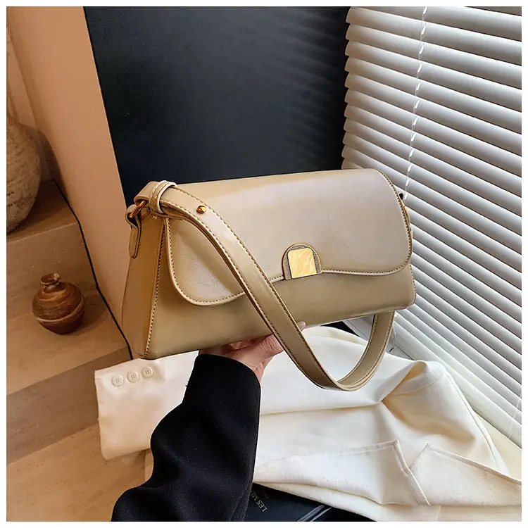 Retro Texture Crossbody Bag Women Gold 2024 — feature 21