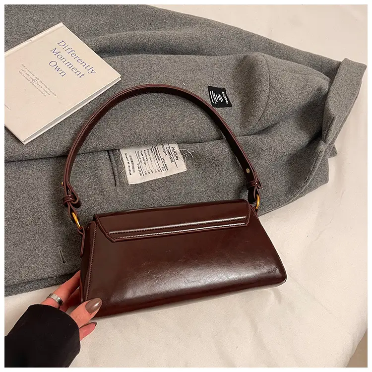 Retro Texture Crossbody Bag Women Gold 2024 — feature 24
