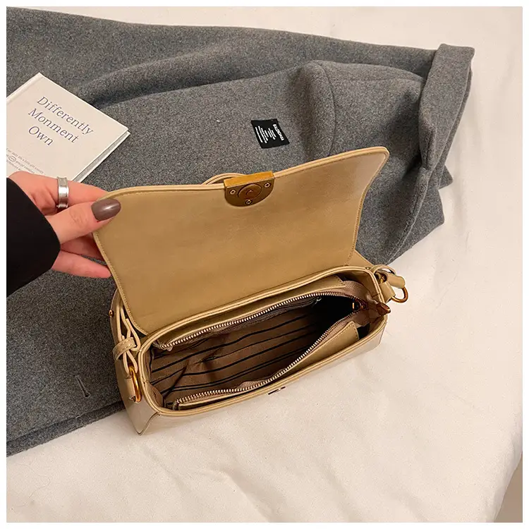 Retro Texture Crossbody Bag Women Gold 2024 — feature 7