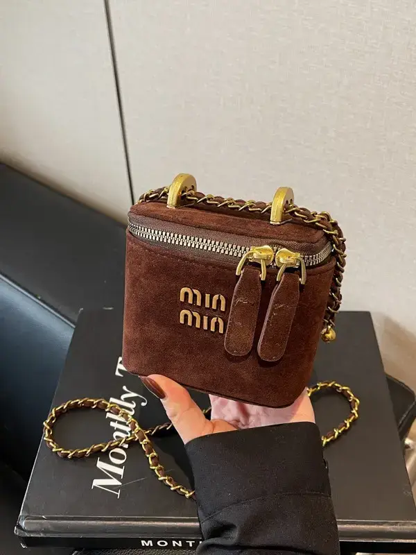 Mini Chain Bag for Women Winter New Retro Shoulder Bag