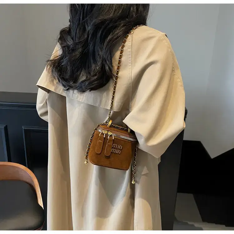 Mini Chain Bag for Women Winter New Retro Shoulder Bag — feature 13