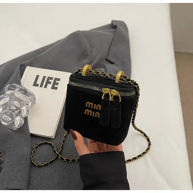 Mini Chain Bag for Women Winter New Retro Shoulder Bag — feature 48