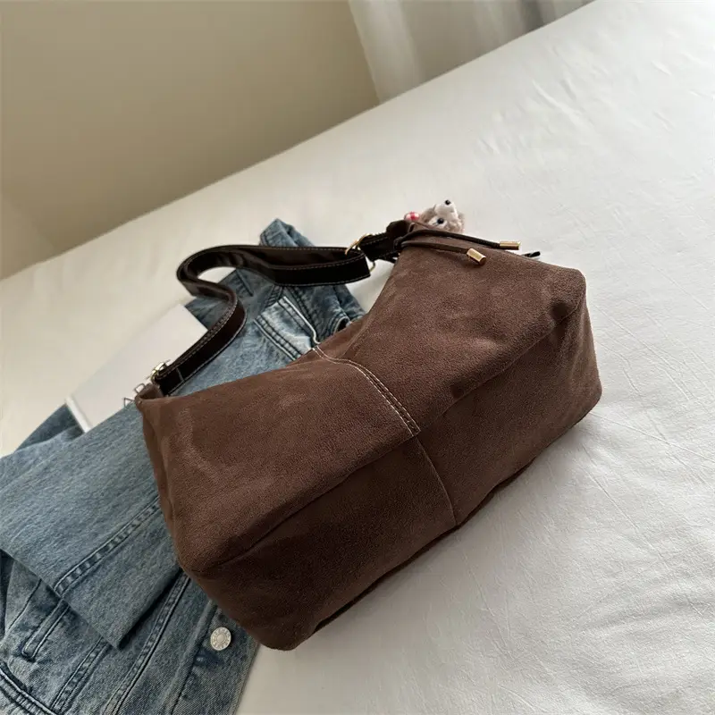 Black Retro Shoulder Messenger Bag for Women 2024 - Image 10