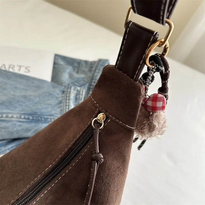 Black Retro Shoulder Messenger Bag for Women 2024 - Image 11