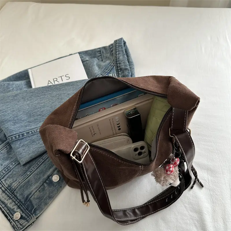 Black Retro Shoulder Messenger Bag for Women 2024 - Image 12