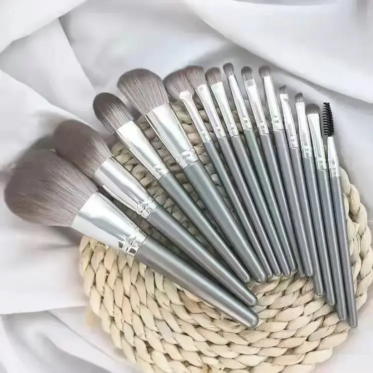 First-time Beginner Makeup Brush Set 10 Pcs Super Soft Powder Eye Blush