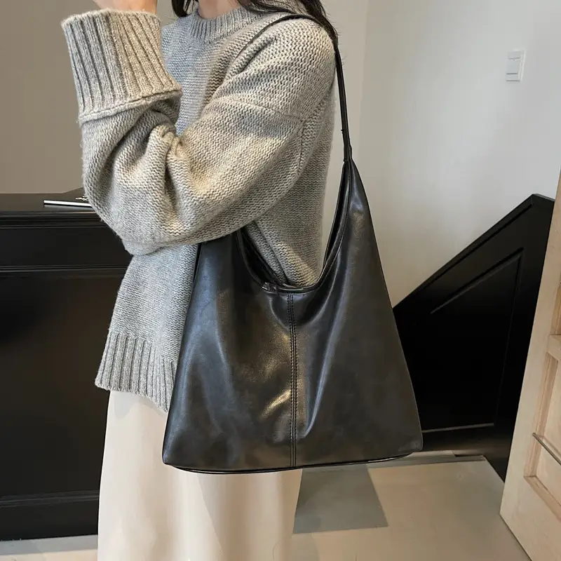 Women's Black Leather Shoulder Bag 2024 Winter Large Capacity - Image 8