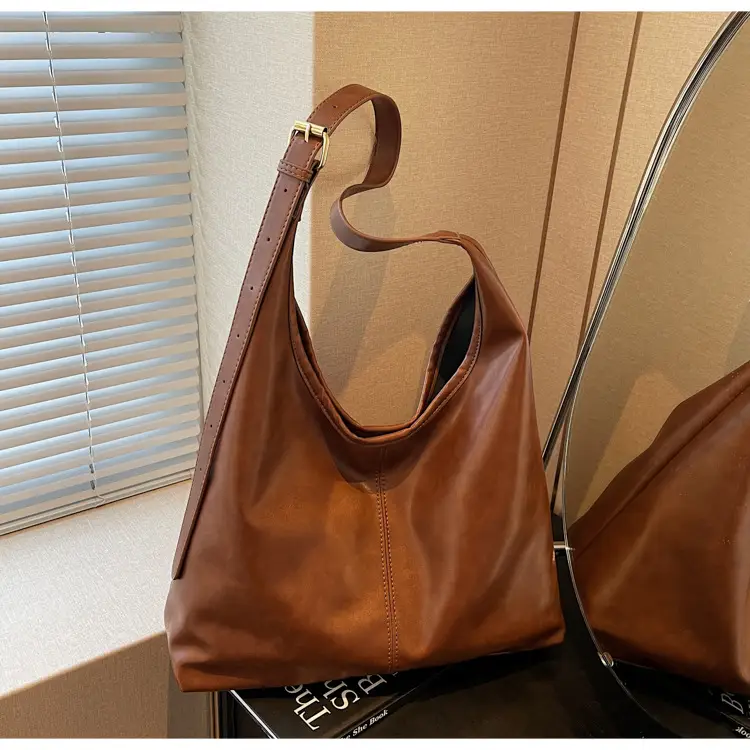 Women's Black Leather Shoulder Bag 2024 Winter Large Capacity — feature 15