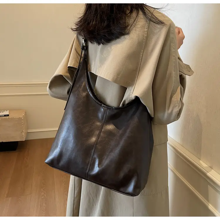 Women's Black Leather Shoulder Bag 2024 Winter Large Capacity — feature 20