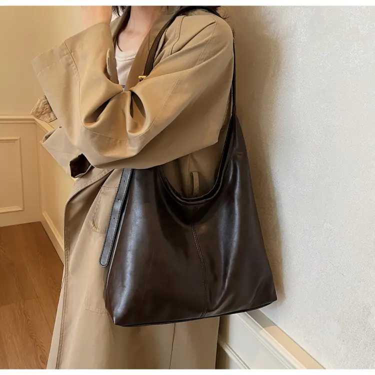 Women's Black Leather Shoulder Bag 2024 Winter Large Capacity — feature 22