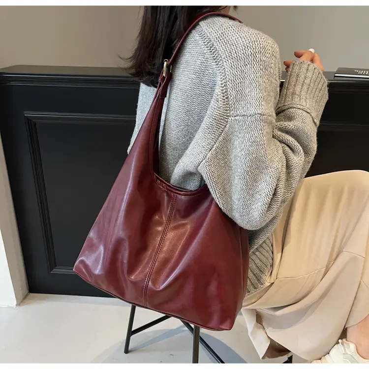 Women's Black Leather Shoulder Bag 2024 Winter Large Capacity — feature 36