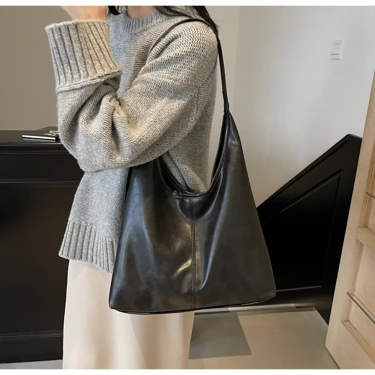 Women's Black Leather Shoulder Bag 2024 Winter Large Capacity — feature 43