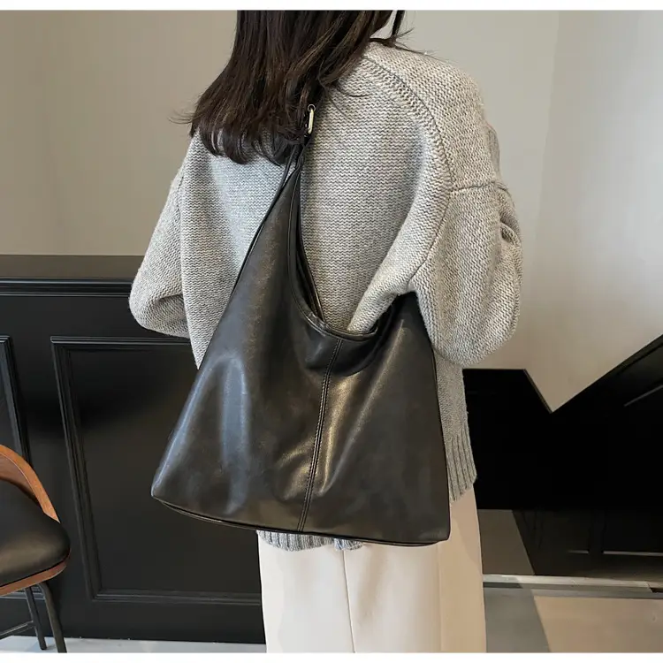 Women's Black Leather Shoulder Bag 2024 Winter Large Capacity — feature 44