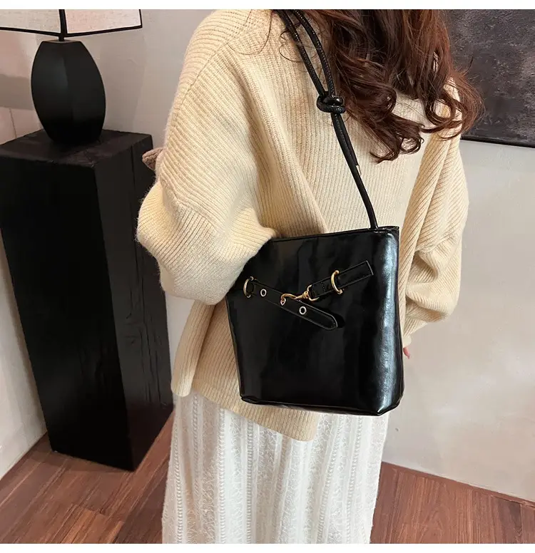 Retro Houndstooth Shoulder Bag with Gold Hardware — feature 19