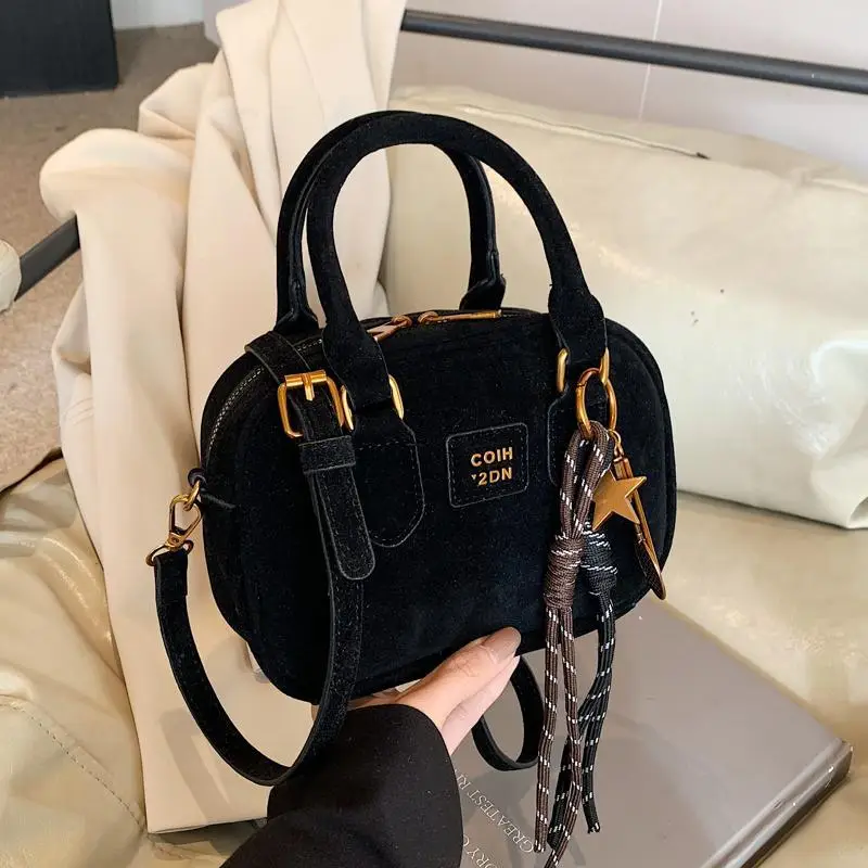 2024 Winter Women's Black Shoulder Bag with Crossbody Strap - Image 4