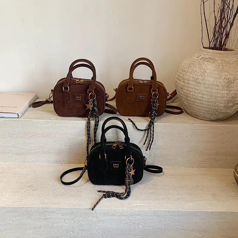 2024 Winter Women's Black Shoulder Bag with Crossbody Strap - Image 5