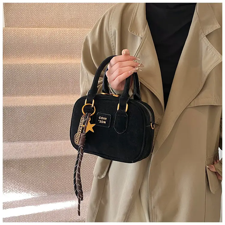 2024 Winter Women's Black Shoulder Bag with Crossbody Strap — feature 16