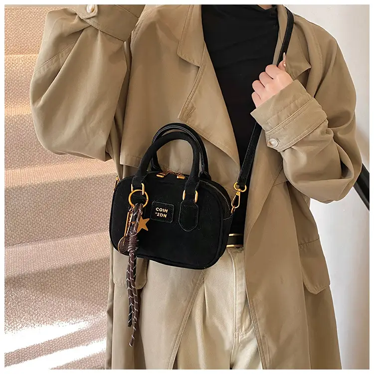 2024 Winter Women's Black Shoulder Bag with Crossbody Strap — feature 19