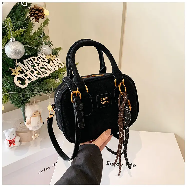 2024 Winter Women's Black Shoulder Bag with Crossbody Strap — feature 20