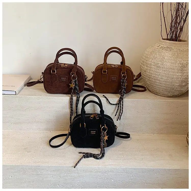 2024 Winter Women's Black Shoulder Bag with Crossbody Strap — feature 23