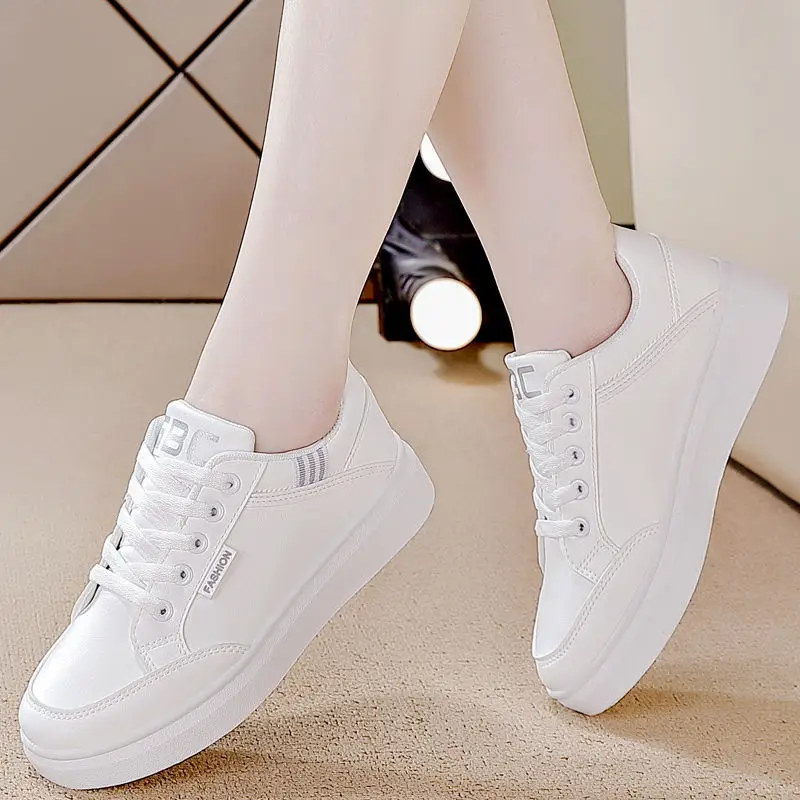 2025 Spring Women's Soft Sole Shoes Leather Surface Non-slip Sneakers Women's Casual Shoes All-match Lightweight sneaker White Shoes