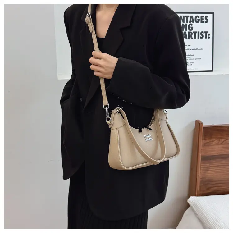 Black Crossbody Bag Women Retro European 2024 — feature 15