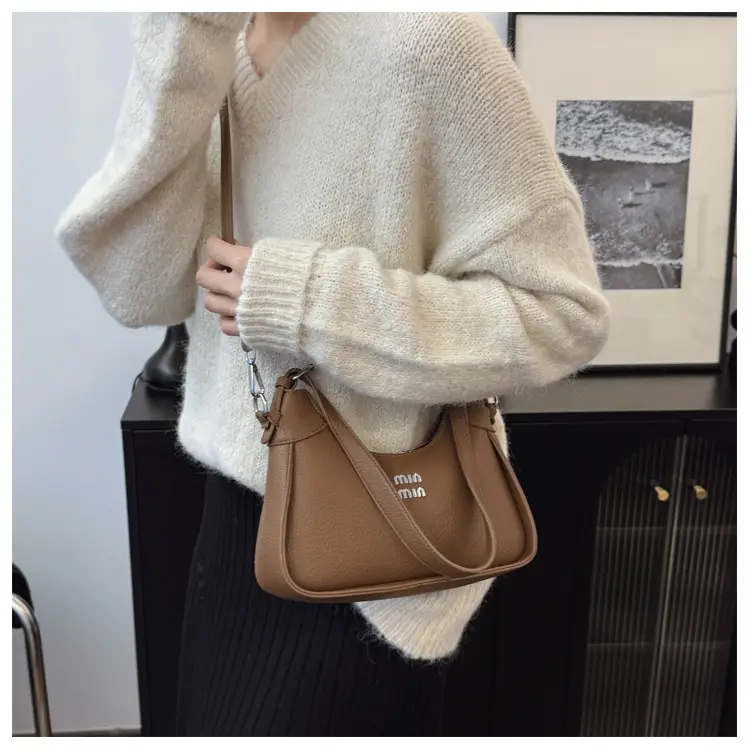 Black Crossbody Bag Women Retro European 2024 — feature 18