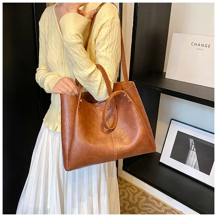 Brown Leather Retro Commuter Tote Bag 2024 — feature 13