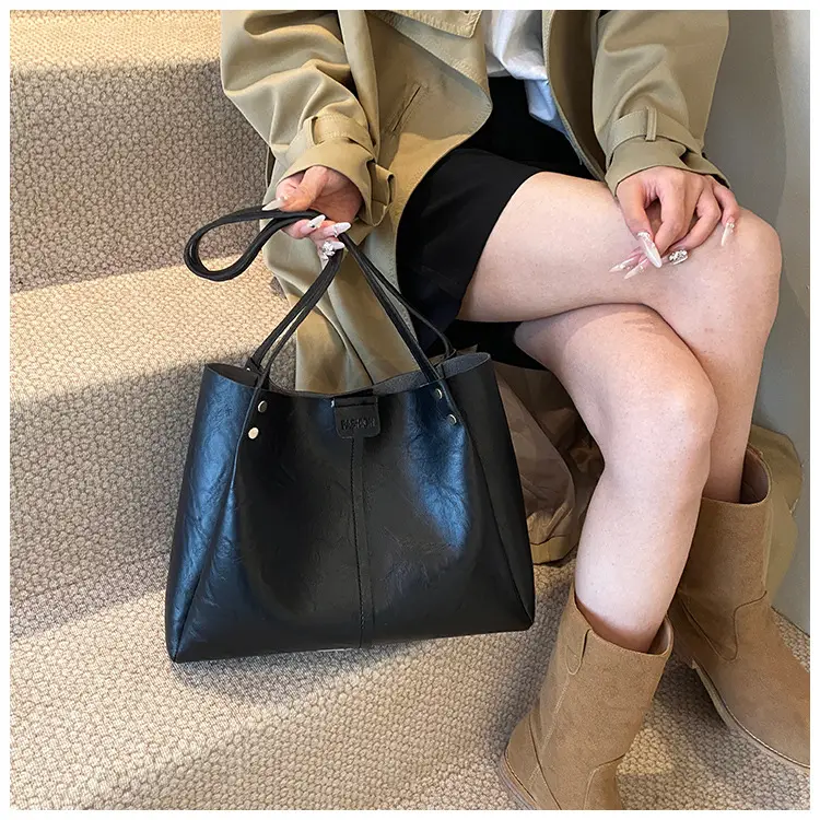 Brown Leather Retro Commuter Tote Bag 2024 — feature 14