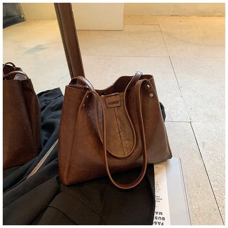 Brown Leather Retro Commuter Tote Bag 2024 — feature 16