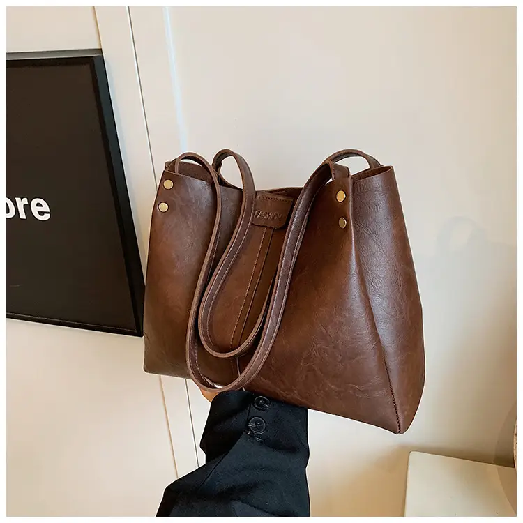 Brown Leather Retro Commuter Tote Bag 2024 — feature 17