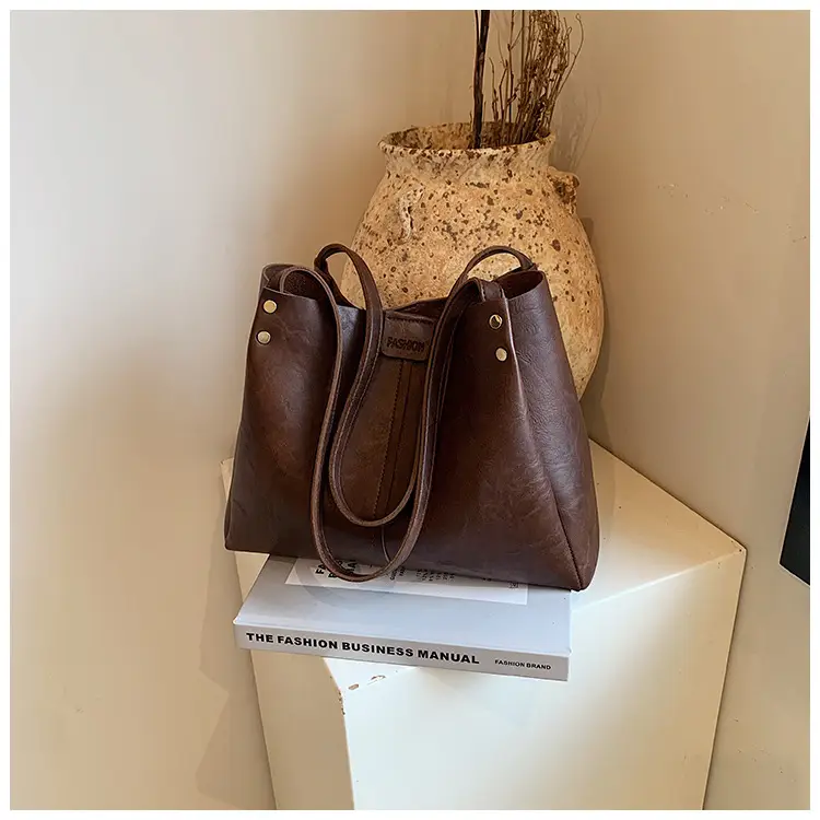 Brown Leather Retro Commuter Tote Bag 2024 — feature 19