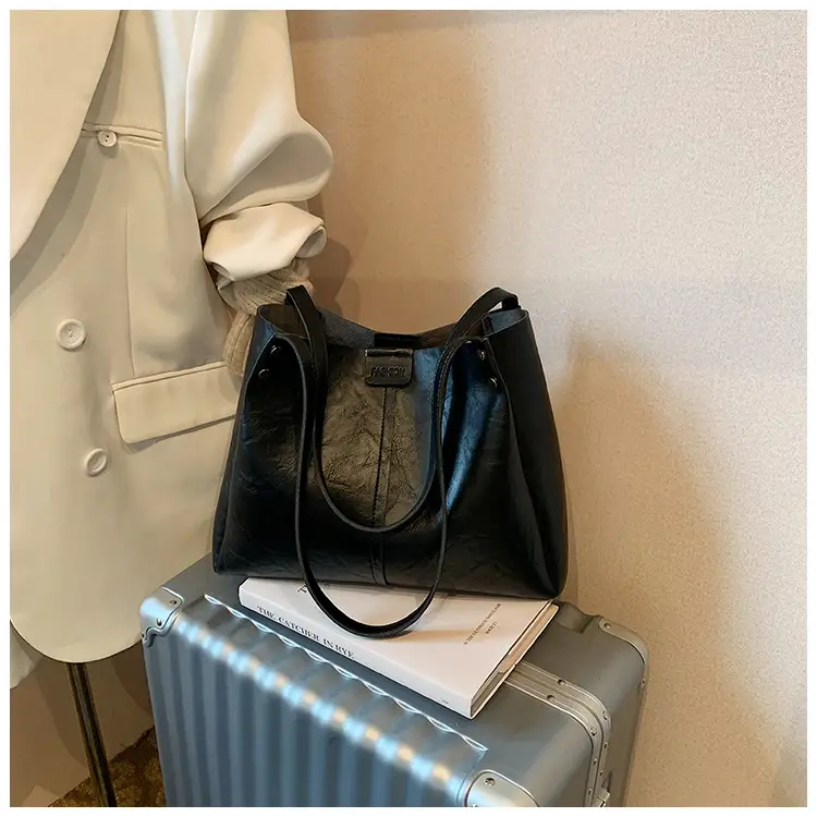 Brown Leather Retro Commuter Tote Bag 2024 — feature 21