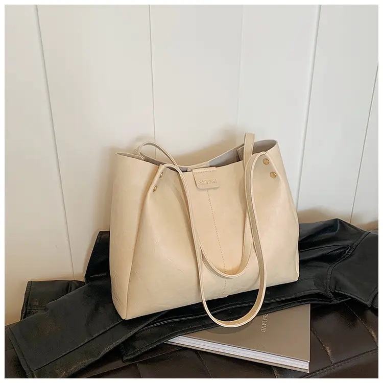Brown Leather Retro Commuter Tote Bag 2024 — feature 29