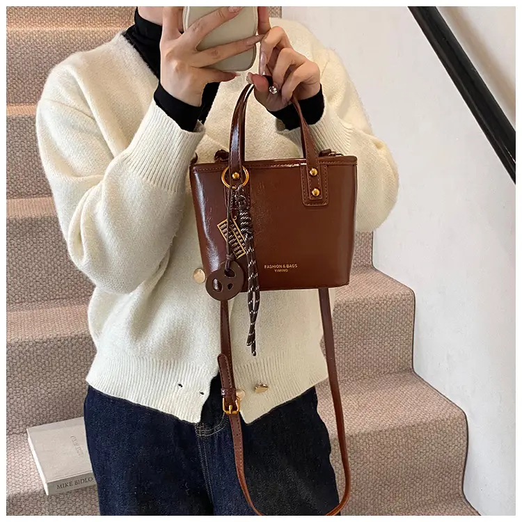 2025 Women's Square Black Shoulder Crossbody Bag with Pendants — feature 27