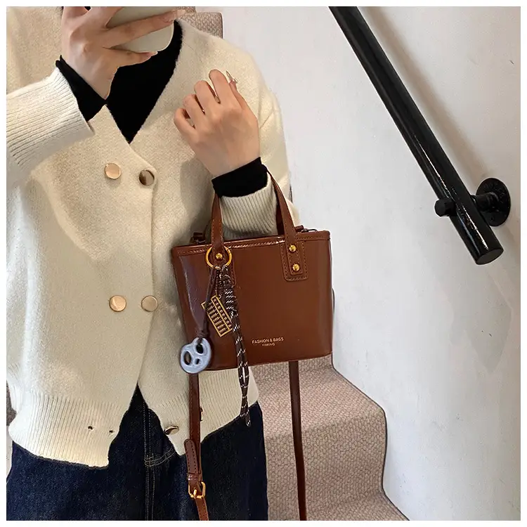2025 Women's Square Black Shoulder Crossbody Bag with Pendants — feature 28