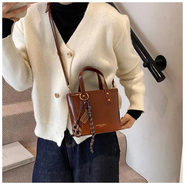 2025 Women's Square Black Shoulder Crossbody Bag with Pendants — feature 29