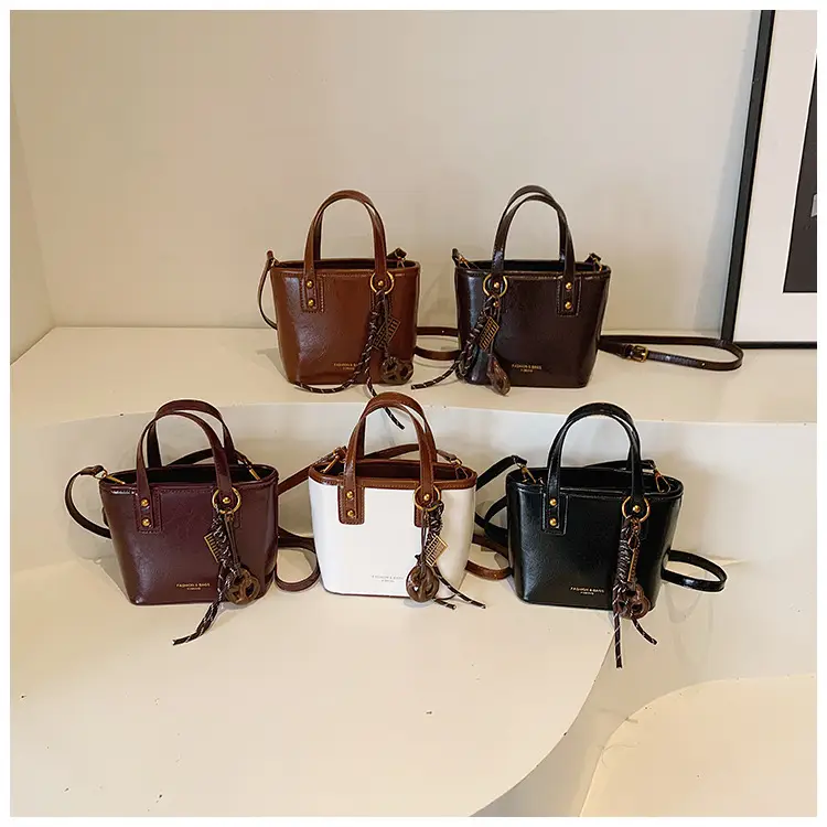 2025 Women's Square Black Shoulder Crossbody Bag with Pendants — feature 3